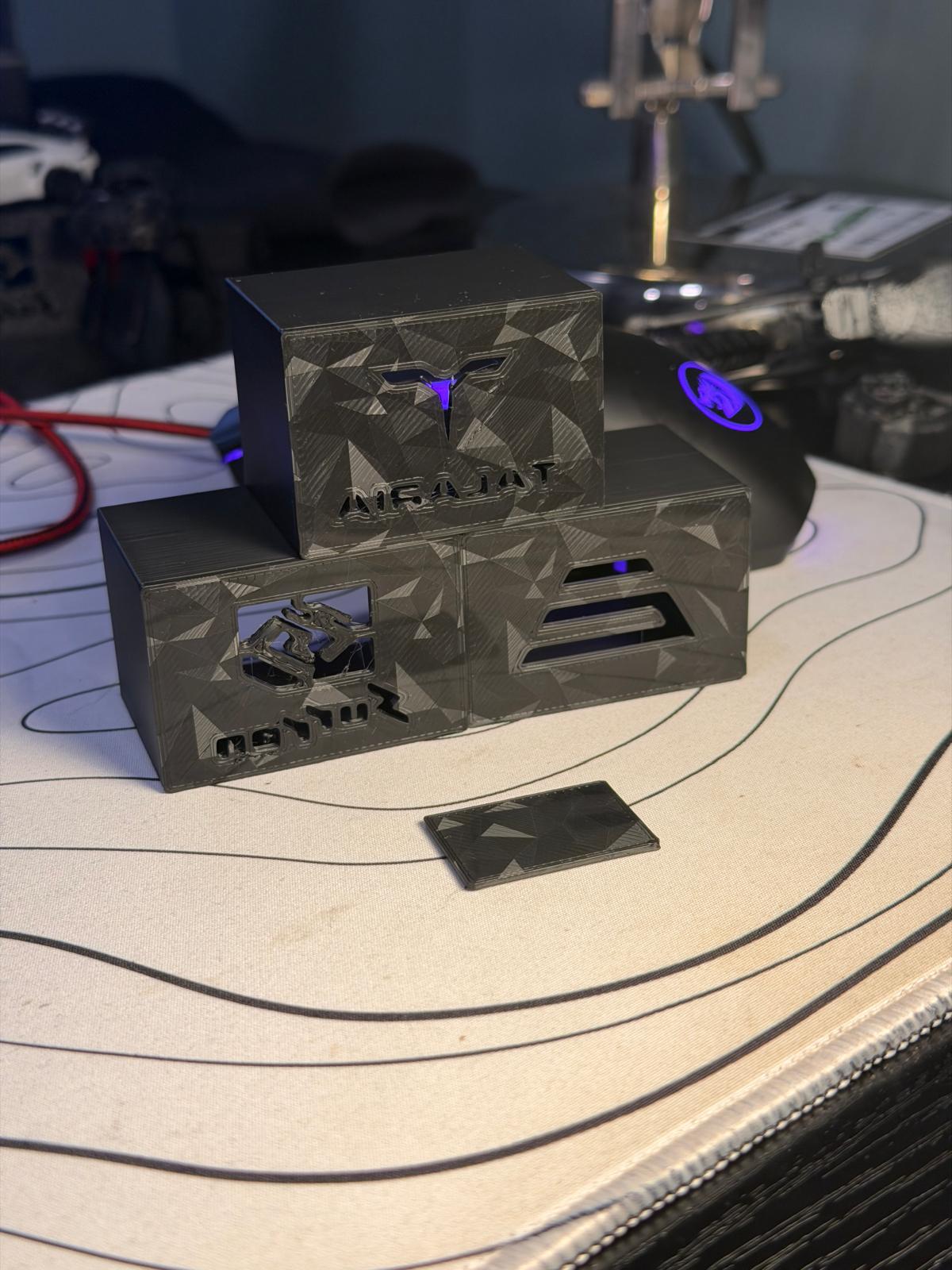 Rawrr Mantis Logo Light